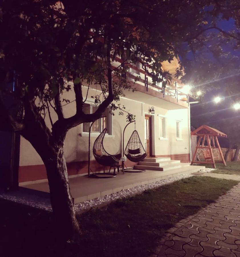 Horace Guesthouse Pool & Hot Tub & Bikes & River Dejani Экстерьер фото